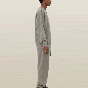 ชุดวอร์มแบบย้อมสีเอซิดสำหรับผู้ชาย พร้อมเสื้อสเวตเชิ้ตและกางเกงจ็อกเกอร์ ดีไซน์ทันสมัยและสวมใส่สบาย เหมาะสำหรับสตรีทแวร์ ลำลอง และออกกำลังกาย - Product Image 6