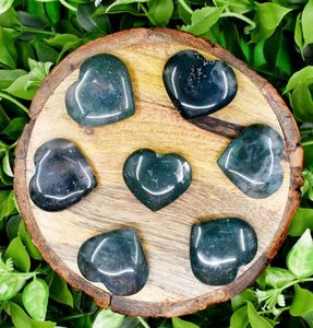 Cristaux Feng Shui naturels de meilleure qualité Pierres précieuses Mousse Agate Puffy Pierres en forme de coeur pour la décoration - Product Image 1