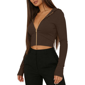 Nouveau haut court côtelé marron à capuche et fermeture éclair pour femme, manches longues, couleur unie, tricoté, respirant, pour l'automne, vente en gros, OEM ODM - Product Image 3