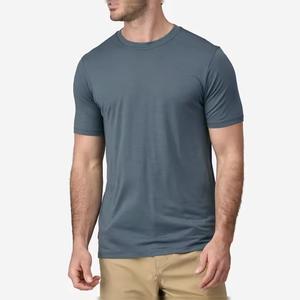 T-shirts pour hommes à col rond et manches courtes de haute qualité, tissu à séchage rapide, nouveau design tendance, prix de gros d'usine, fabriqué au Pakistan - Product Image 4