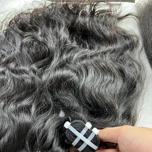 Nouvel Arrivage Vente Chaude Vietnamien Qhair Meilleure Qualité Cheveux Bruts Noir Naturel Ondulé Génie Trame Machine Bundles De Qhair - Product Image 1