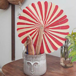 Éventail unique en feuille de palmier fait main, parfait pour les mariages, les fêtes, les événements d'entreprise et les cadeaux par 99 Gold Data - Product Image 1