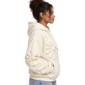 Sudadera con capucha de moda para mujer con estampado en relieve, hecha de tela cómoda con costuras duraderas y estampados en relieve para un estilo contemporáneo. - Product Image 2