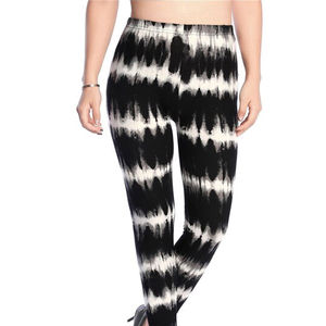 Leggings Deportivos para Mujer, Diseño Sublimado con el Mejor Material, Leggings de Yoga con Cintura Media y Efecto Push-Up - Product Image 5