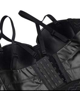 Top bralette en cuir fait main pour femme, crop top en cuir véritable noir, bretelles ajustables en cuir - Product Image 6