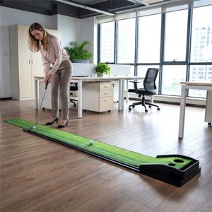 Tapis de golf miniature d'intérieur avec retour de balle et 2 tailles de trous, 3 balles incluses pour l'entraînement à domicile ou comme cadeau - Product Image 5