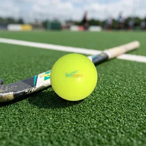 Pelota de Hockey de PVC Personalizada con Superficie con Hoyuelos – Duradera, Ligera – Ideal para Entrenamiento, Partidos, Prácticas en Campo y Recreación - Product Image 2