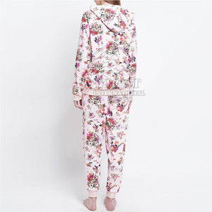 Classic Style Women Tracksuits For Fashionable Look Soft Fabric Tracksuits For Comfortable Wears - Product Image 3