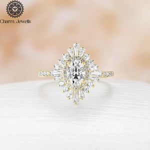Bague de fiançailles classique pour femme en moissanite plaqué or 18 carats, taille coussin, motif floral, sertie à griffes - Product Image 6