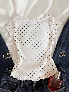 Women's Everyday Trend Inspired Top Offering Modern Style Comfort and Flexible Wardrobe Pairing Options - Product Image 4