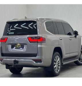 Toyota Land Cruiser GXR 4 de Alto Rendimiento, Usado, 2022 - Product Image 3