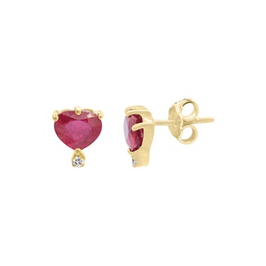 Boucles d'oreilles clous en or jaune massif 14 carats avec rubis naturel en forme de cœur et accent de diamants sertis à griffes, collection Memoria Jewels, vente en gros - Product Image 4