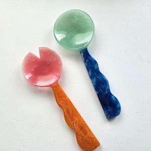 Cuchara de Resina Epoxi Colorida en Oferta, Duradera, Reutilizable y Ligera para Servir Helado, Yogur, Mermelada y Postres, Disponible para la Venta - Product Image 2
