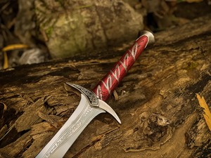 Cuchillo de caza largo hecho a mano con punta de lanza de acero al carbono, mango de cuero, hoja recta, funda, grado DIY, 32 pulgadas, marca personalizada ODM - Product Image 3