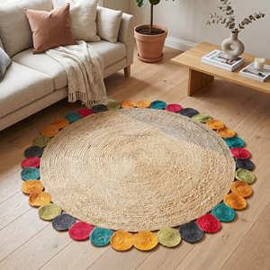 Tapis rond en jute tressé naturel avec franges en disques de bois pour une décoration rustique et champêtre - Product Image 4