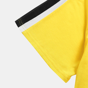 T-shirt à manches courtes pour homme, col rond, jaune, avec bordure contrastée noir et blanc, tissu tricoté 100% coton, logo sur le devant - Product Image 3