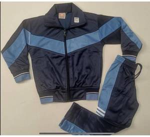 Ensemble de survêtement sportif en coton pour enfants unisexe, style élégant, pour l'école primaire, design et taille sur mesure - Product Image 3