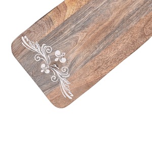 Tabla de servir de madera artesanal de diseño real, duradera, ecológica, con asa e incrustaciones florales, gruesa, para cocina, comedor y queso. - Product Image 3