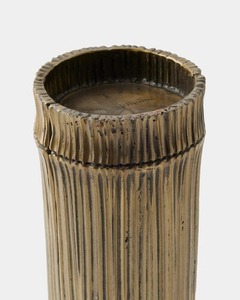 Support de bougie en métal durable, décoration d'intérieur au toucher artisanal, ambiance chaleureuse - Product Image 2