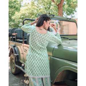 Conjunto de Kurta de Tela Crepé Transpirable Color Verde Pista para Mujer, Talla XS - Product Image 5