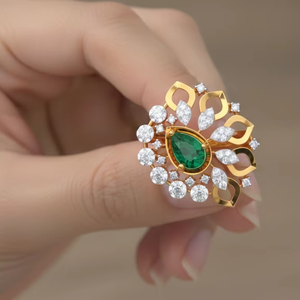 Anillo de Esmeralda Verde con Corte de Pera en Oro de Lujo, Anillo de Cóctel Floral para Mujer - Product Image 6