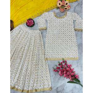 Magnifique Salwar Kameez en polyester pour soirée, avec broderies, bas et dupatta assortis - Product Image 2