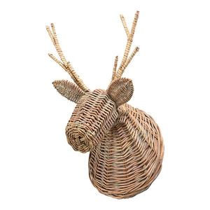 Decoración colgante de cabeza de ciervo de mimbre tejido para interiores, estilo bohemio natural, para niños, pieza decorativa de fibra vegetal con diseño de animal del bosque. - Product Image 1