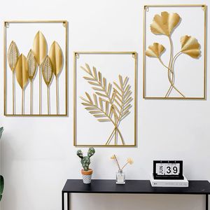 Ensemble de 3 cadres muraux en métal en forme de feuilles dorées, 15,7 x 23,6 pouces, pour la décoration intérieure du salon, de la chambre ou de l'hôtel - Product Image 5