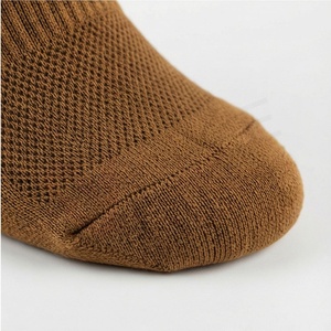 Chaussettes pour hommes à motif géométrique, tricotées, respirantes, en coton, polyester et élasthanne, pour un usage quotidien en automne, style classique - Product Image 6