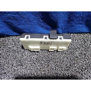 ECU และโมดูลคอมพิวเตอร์มือสองสำหรับรถยนต์ซีรีส์ 5 รุ่น 6135749195101 - Product Image 4
