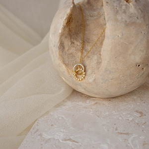 Collier pendentif soleil et lune en or jaune avec diamants de laboratoire - Product Image 6