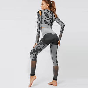 ชุดโยคะผู้หญิงผ้าฝ้ายแท้ 100% ระบายอากาศได้ดี เอวยางยืด ทรงวี สีพื้น ราคาส่ง รับผลิตตามสั่ง - Product Image 4