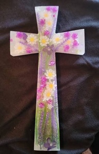 Croix carrée en résine ILAHI, motif folklorique découpé, design simple, bords lisses, couleurs vibrantes, haute qualité - Product Image 2