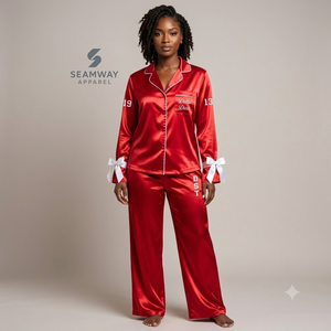 Delta |   Sigma |   Conjunto de Pijama de Satén para Mujer Theta, Manga Larga, Abotonado, Bordado, Dos Piezas, Rojo con Ribete Blanco - Product Image 5