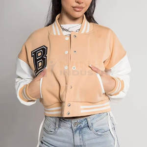 Veste de style universitaire élégante pour femmes, veste d'hiver chaude en laine 100% pour femmes - Product Image 4