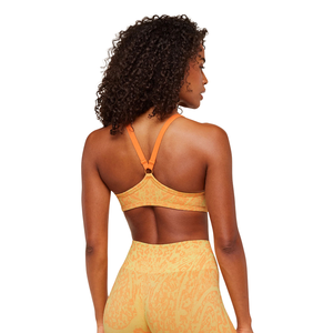 Top Deportivo Personalizado con Logotipo para Mujer, Color Amarillo Sorbete, Estampado Animal, Nailon y Spandex, Color Durazno Brillante, para Yoga, Gimnasio, Fitness y Entrenamiento - Product Image 4