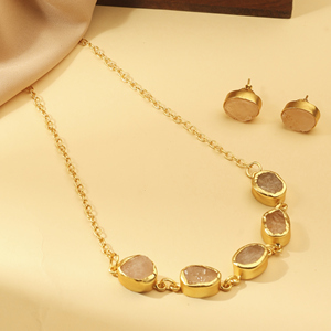 Ensemble de colliers en quartz rose artisanal pour femmes, laiton plaqué or, bijoux bohèmes tendance - Product Image 3