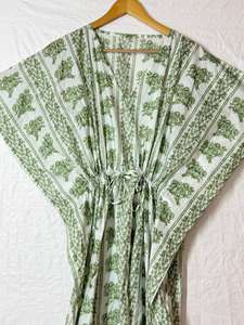 ชุดเดรสยาวผ้าฝ้ายลายดอกไม้ คอวี รัดเอวได้ ใช้คลุมชุดว่ายน้ำ แขนกิโมโนทรงหลวม เหมาะสำหรับใส่ไปเที่ยวพักผ่อน ขายส่ง - Product Image 2