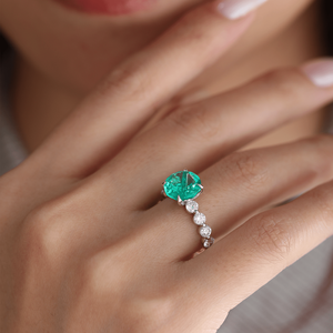 2.5ct Round Cut Colombian Lab Grown Emerald Engagement <b>Ring</b> 18K White Gold 4 Claw Prong <b>Ring</b> with Lab Diamond Side Stones Bridal - Product Image 6