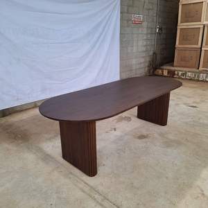 โต๊ะรับประทานอาหารในร่ม สีน้ำตาลเข้ม ไม้สักอเมริกัน ผลิตในอินโดนีเซีย เฟอร์นิเจอร์ไม้เนื้อแข็ง - Product Image 3