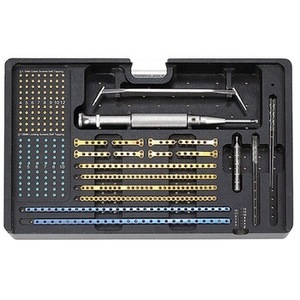 Kit d'instruments orthopédiques vétérinaires Sadia Khan Industry, plaque de fixation métallique de 1,6 mm, classe II, certifié CE, pour chiens/chats/lapins - Product Image 1