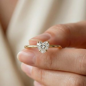 Bague de fiançailles en diamant de laboratoire taille cœur 1,00 carat, or jaune 10K, solitaire pour femme, certifiée IGI, bague de mariage de luxe - Product Image 2