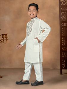 Kurta brodé jaune moutarde pour homme avec churidar blanc pour les occasions de mariage, tenue traditionnelle indienne et pakistanaise, coupe classique - Product Image 6