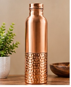 Botella de Agua de Cobre Hecha a Mano con Tapa y Diseño Floral Mandala Grabado, a Prueba de Fugas, Portátil - Product Image 6