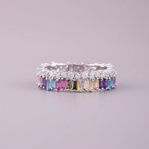 Bague Éternité pour Femme en Argent 925 Plaqué avec Zircon Cubique Taille Émeraude Créé en Laboratoire, Sertissage Pavé, Style Glamour Mariage - Product Image 1