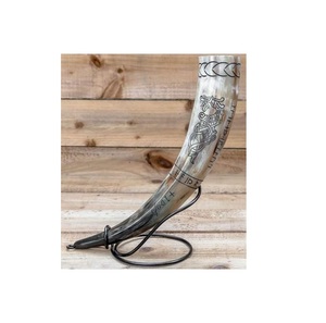 Corne à boire en corne de buffle Viking personnalisée avec logo gravé, meilleure qualité, corne à boire en corne de buffle, décoration pour la maison - Product Image 1