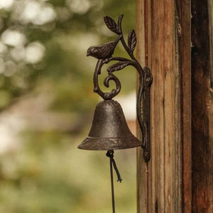 Campana de puerta tradicional de hierro fundido con diseño duradero para entrada de casa de campo, puerta de jardín y decoración exterior - Product Image 1