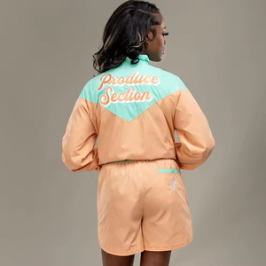 Conjunto Corto de Chaqueta y Pantalones Cortos Deportivos para Mujer, con Logotipo Personalizado por Sublimación, Resistente al Viento y al Agua, de 2 Piezas - Product Image 2