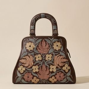 Bolso de Mano con Bordado Kashmiri – Cuero Marrón Oscuro con Diseño Floral de Monstera y Margarita - Product Image 1