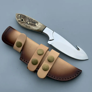 Couteau de chasse utilitaire à lame en acier au carbone avec poignée en bois de cerf et fourreau en cuir poli - Product Image 1